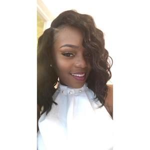 Meet your Posher, Taina